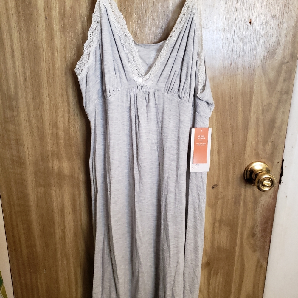 Gilligan and O'Malley Nursing nightgown xxl